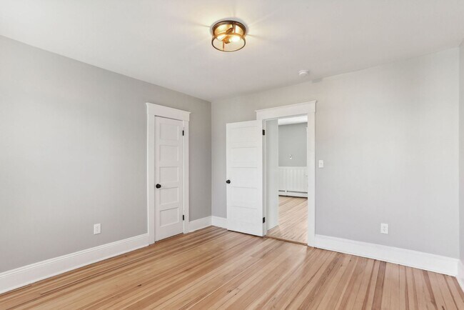 Building Photo - 139 Albany Ave