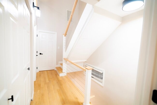 Building Photo - 2 Turning Mill Ln