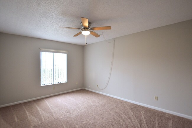 Building Photo - $500 OFF 1 Month's Rent! Beautiful 2 Bed 2...