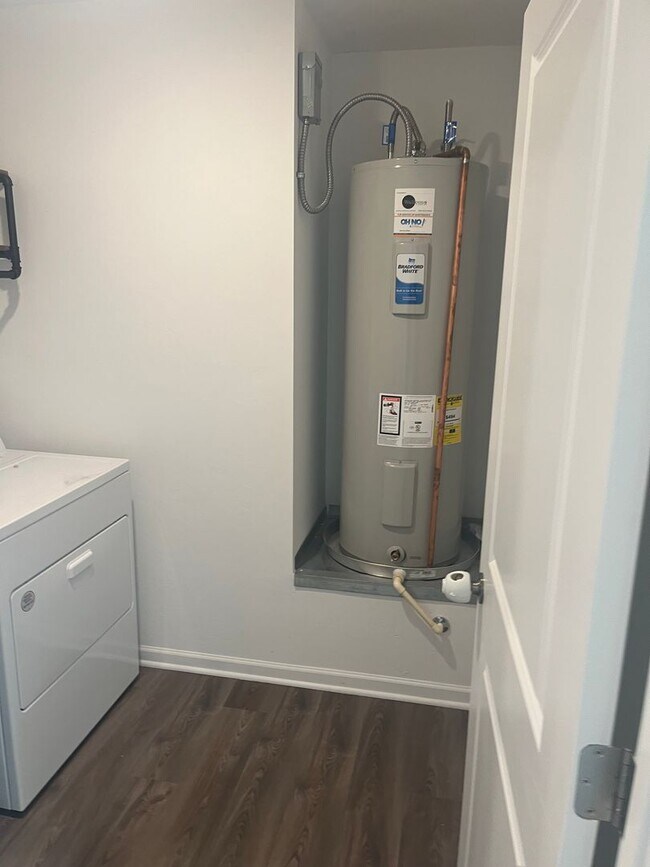 Building Photo - Beautiful 4 Bedroom 2 Bathroom split floor plan home in the newly built Turquoise Hills Neighborh...