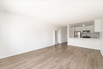 Building Photo - 1401 Mitchell Pl