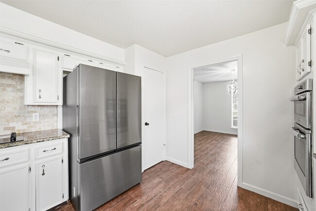 Building Photo - 1914 Abby Aldrich Ln