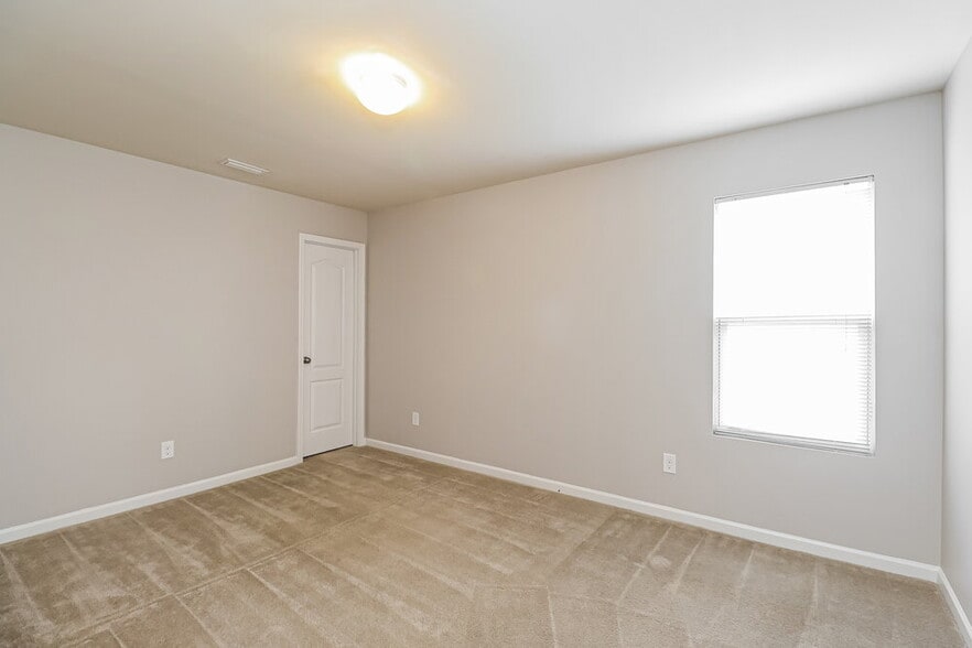 Building Photo - 164 Autumn Bluff Cir
