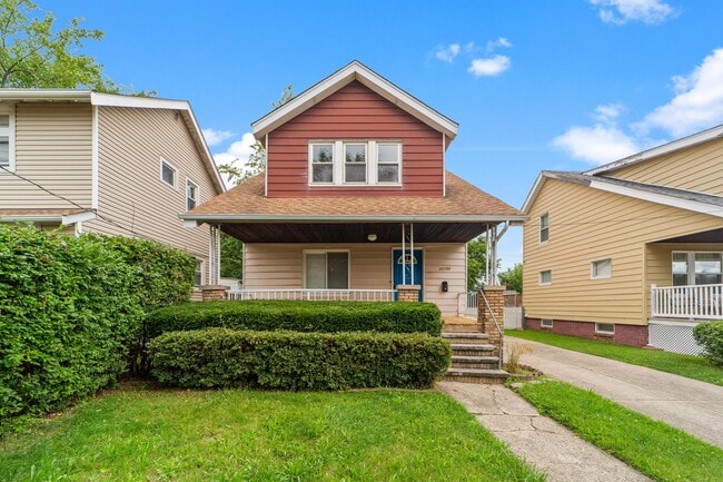 Building Photo - 11100 Thrush Ave