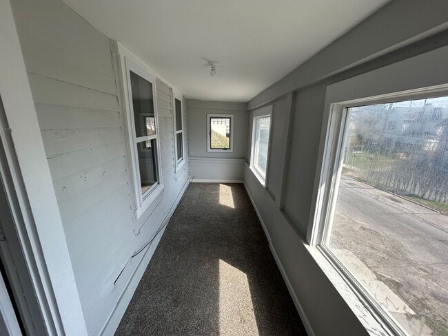 Building Photo - 218 Segur Ave