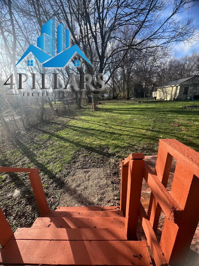 Building Photo - Charming 2 Bedroom Duplex in La Porte with Spacious Layout and Prime Location