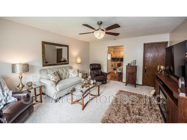 Building Photo - 3901 9th Ln