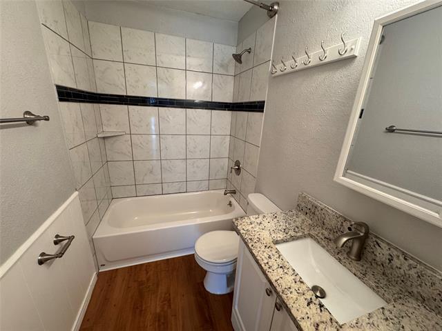 Building Photo - 1239 Hidden Valley Dr