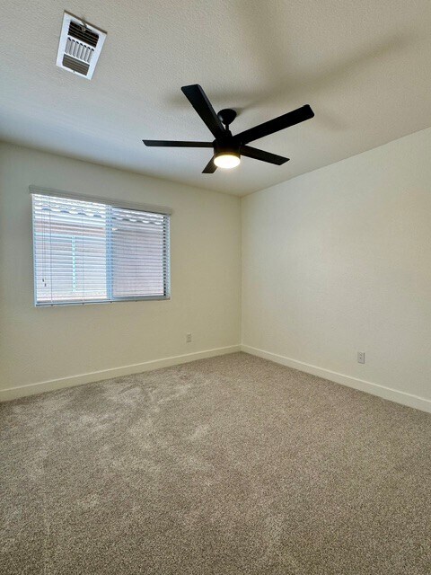 Building Photo - 446 S 86th Pl