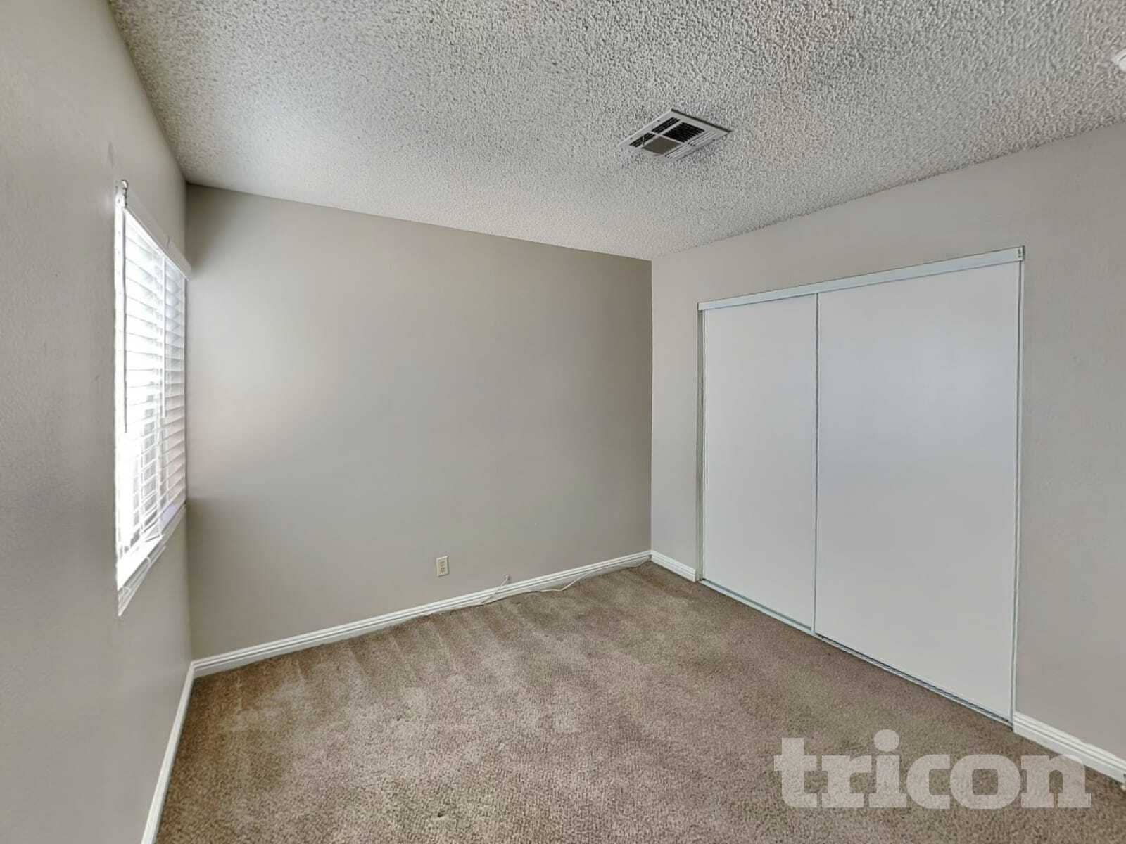 Building Photo - 4634 Grasshopper Dr