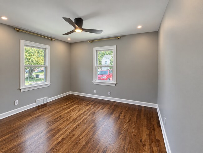 Building Photo - 1106 N 49th Ave