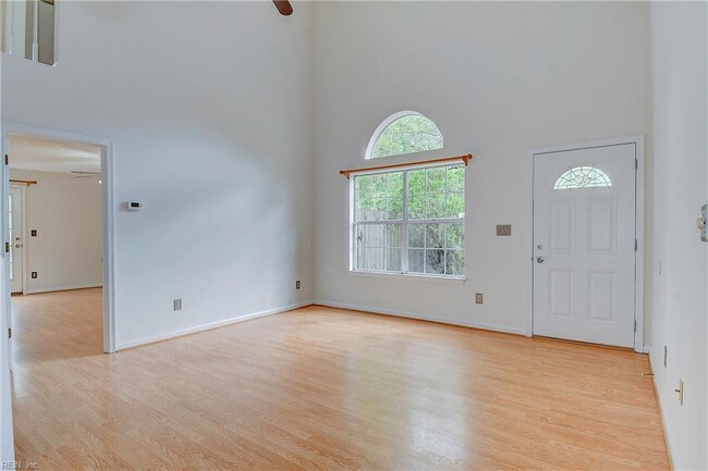 Building Photo - 1224 Corkwood Cir