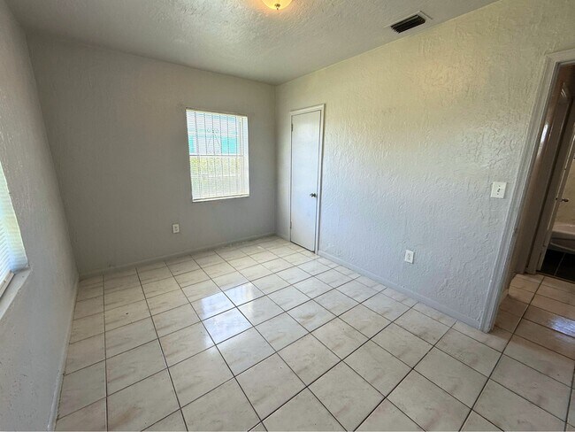 Building Photo - 15330 NW 31st Ave