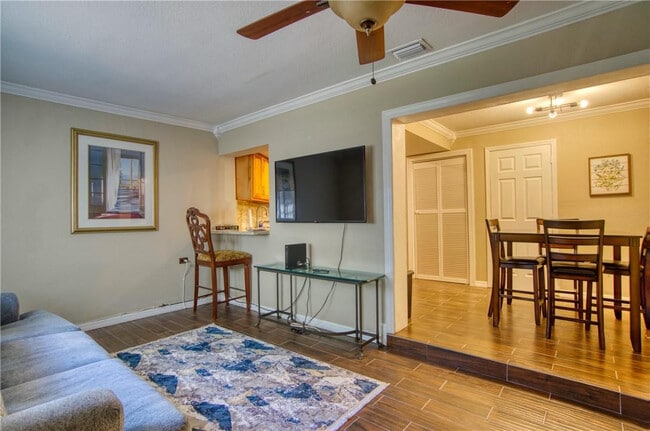 Building Photo - 3513 E Shore Rd