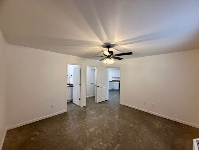 Building Photo - 2526 Hurricane Lake Rd