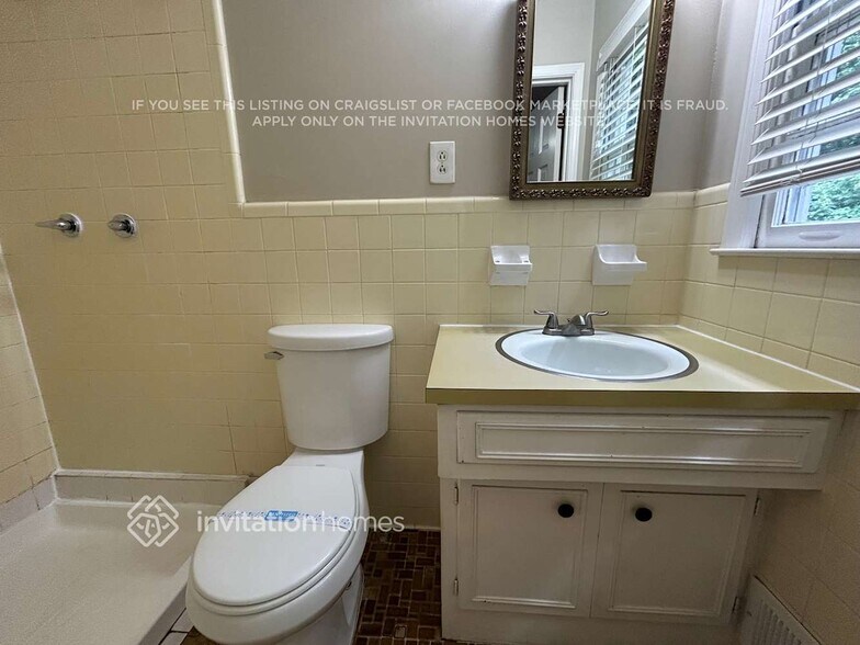 Building Photo - 3098 St Helena Dr