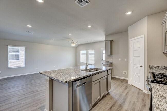 Building Photo - Newer Home For Rent  in Mustang Schools! 3...