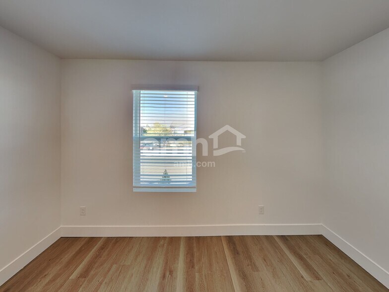 Building Photo - 8176 Winterfell Peak Ave