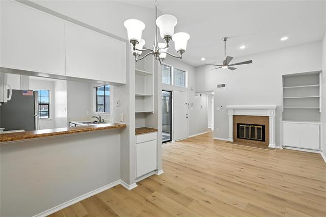 Building Photo - 606 Bellaire Dr