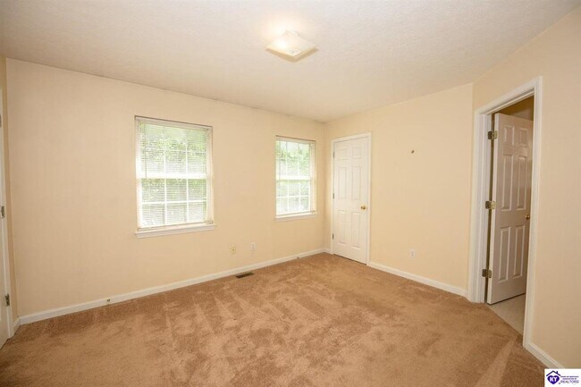 Building Photo - 2943 S Wilson Rd