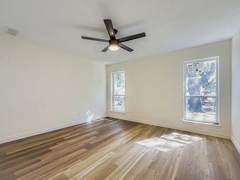 Building Photo - 4121 Chestnut St