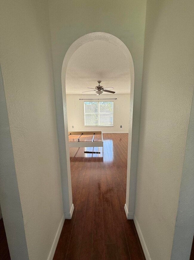 Building Photo - 1925 SW Libra Ln