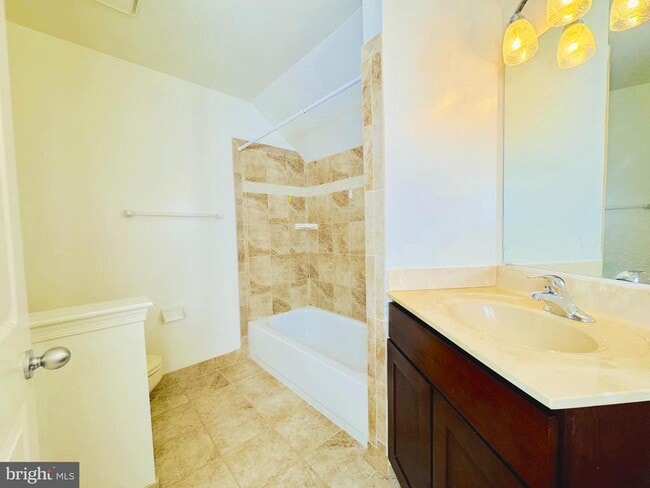 Building Photo - 640 Oakland Hills Dr