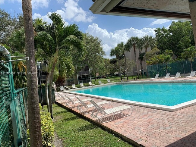 Building Photo - 1075 Riverside Dr