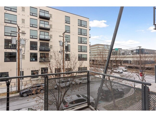 Building Photo - 710 N 4th St