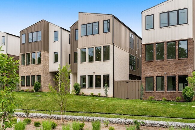 Building Photo - Stunning New Townhome in The Heart of East Nashville