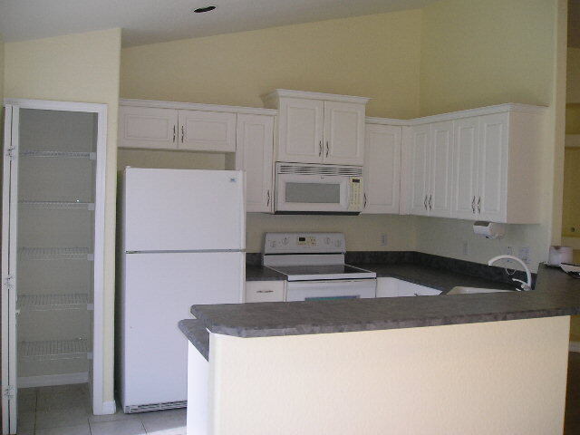 Building Photo - "Charming 3-Bedroom Haven with 2 Baths in Palm Coast – 1208 Sq Ft of Cozy Living!"