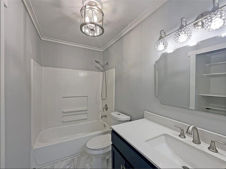 Building Photo - 212 4th St