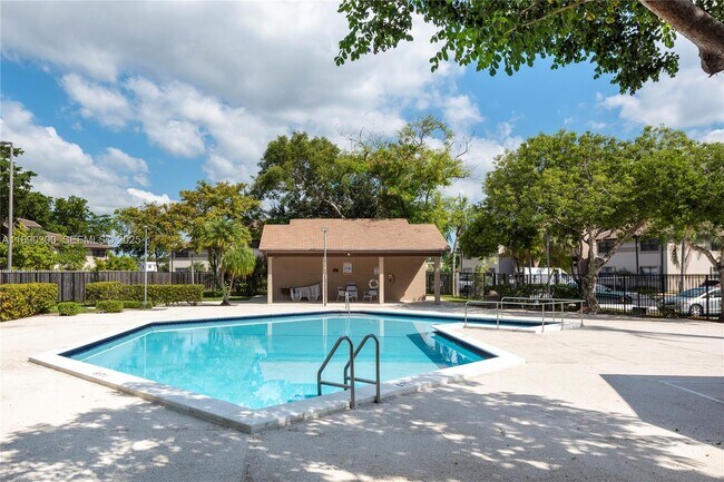 Building Photo - 9876 Nob Hill Ct