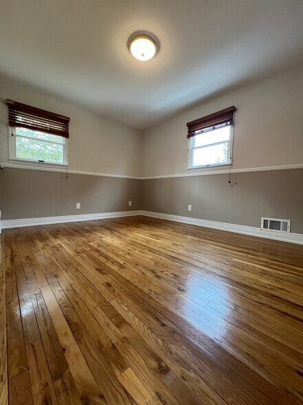 Building Photo - 169 S Plaisted Ave