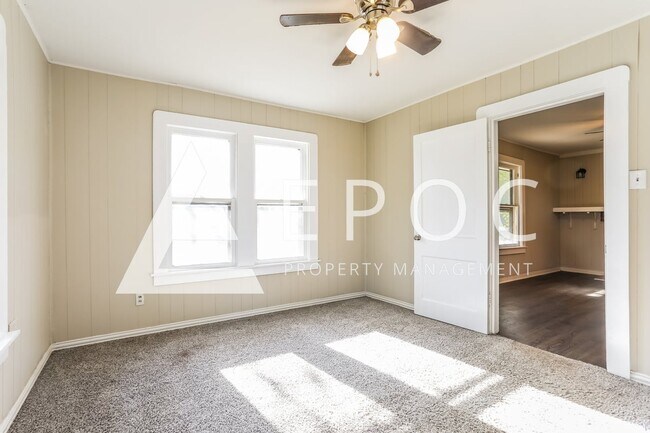 Building Photo - 915 N 28th St