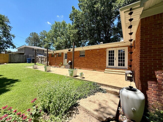 Building Photo - 316 Marzee Ann Dr