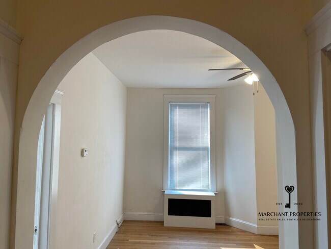 Building Photo - 40 Newton St