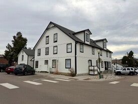 Building Photo - 319 Jerry St