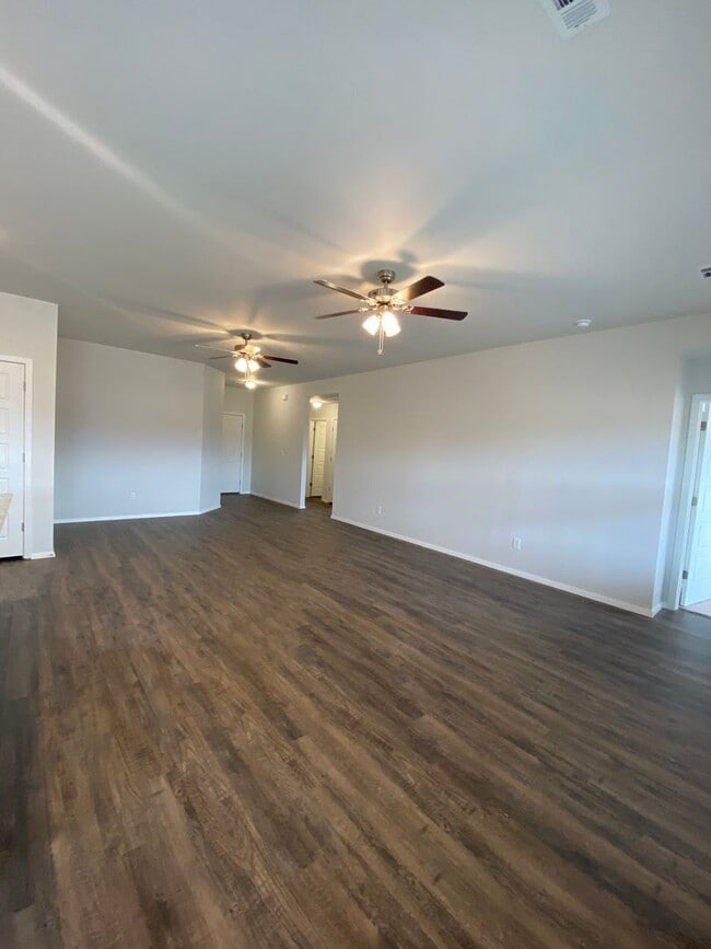 Building Photo - NOW PRELEASING — Charming 3-Bedroom | 2-Bath Home in Regency Park