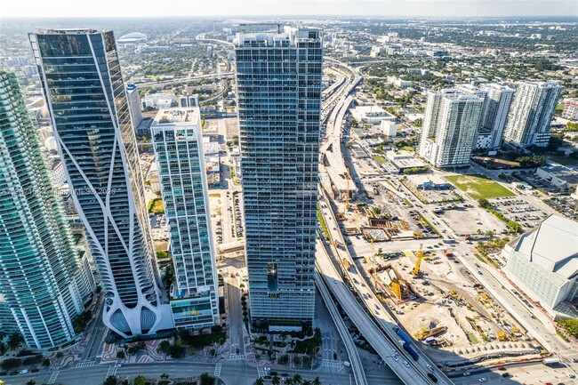 Building Photo - 1100 Biscayne Blvd