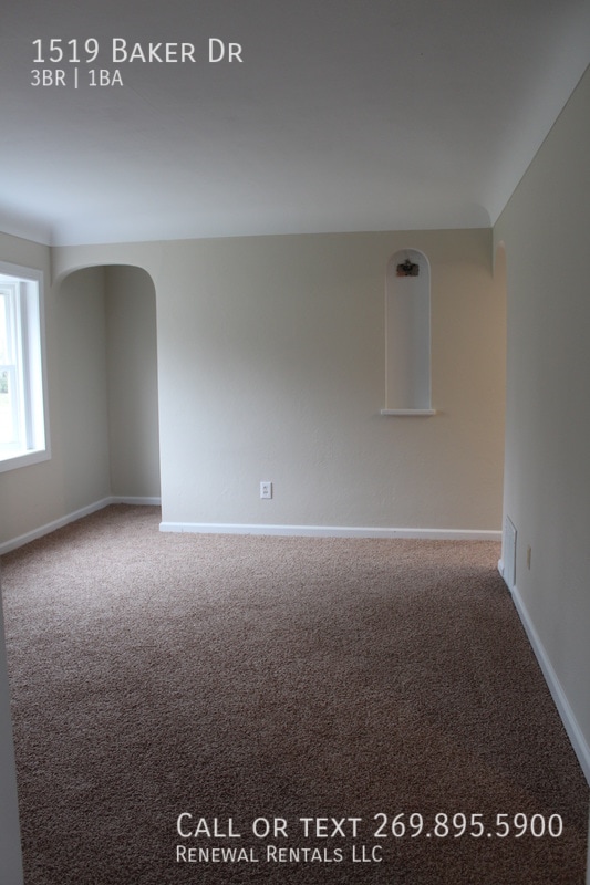 Building Photo - 1519 Baker Dr
