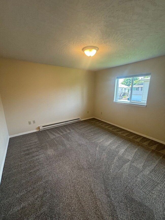 Building Photo - Beautiful Townhouse on 13th Street