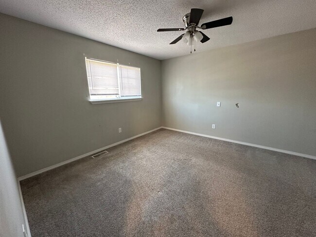 Building Photo - 3401 SW Landau Ct