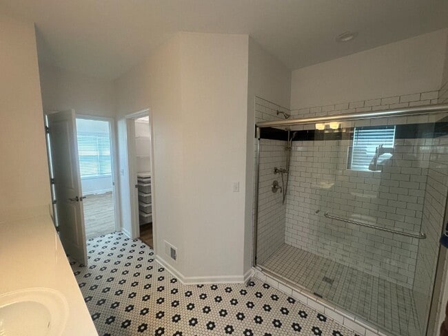 Building Photo - 4532 Sina Ln
