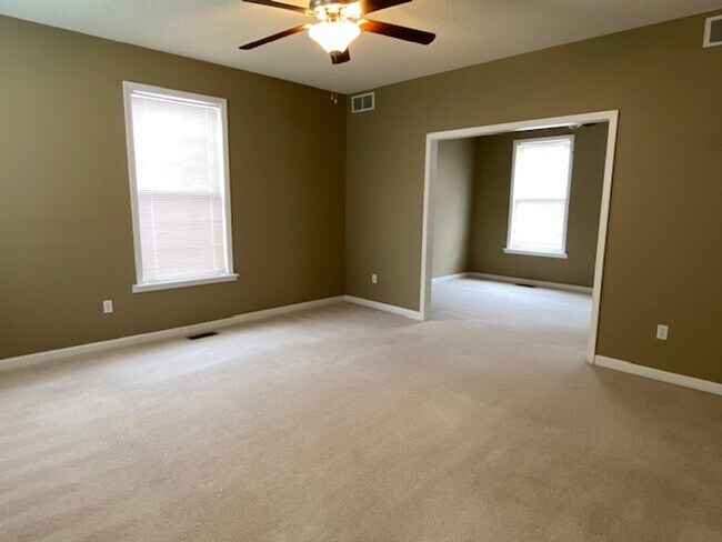 Building Photo - Three Bedroom Executive Home with 2.5 Bath...