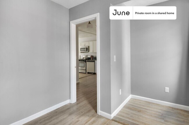 Building Photo - Room in Shared 3 bed/1 bath home