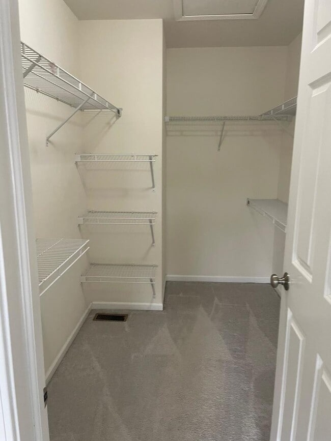 Building Photo - 2755 Blakely Ln