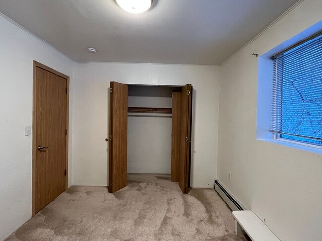 Building Photo - 2 bedroom condo for rent