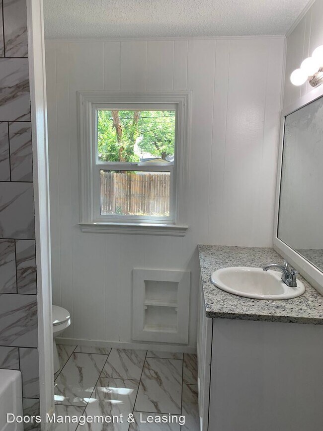 Building Photo - 3 br, 2 bath House - 2913 Canton Avenue