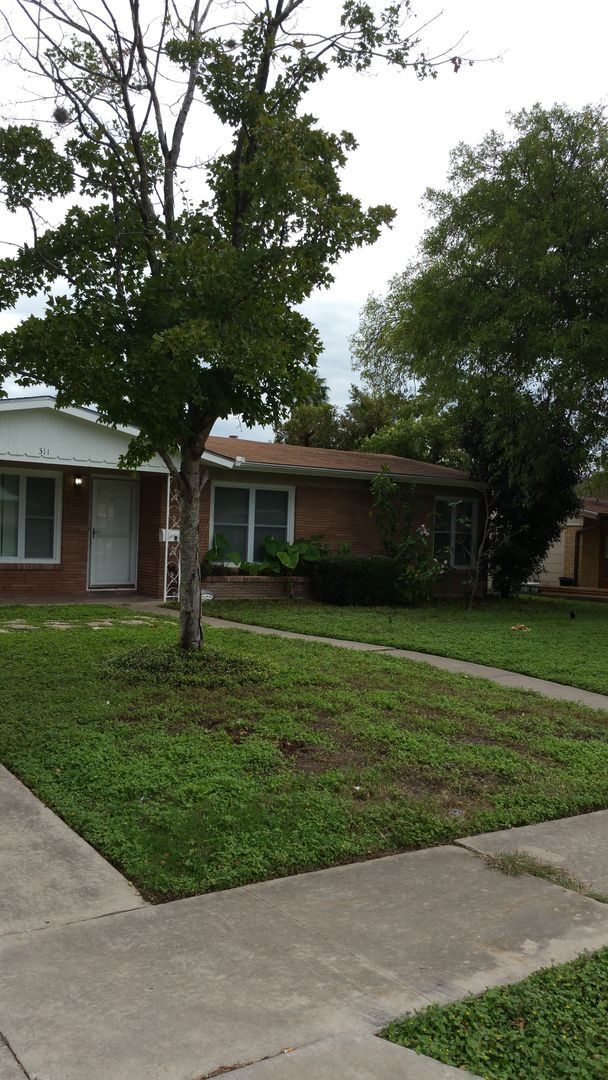 Building Photo - 311 Waxwood Ln